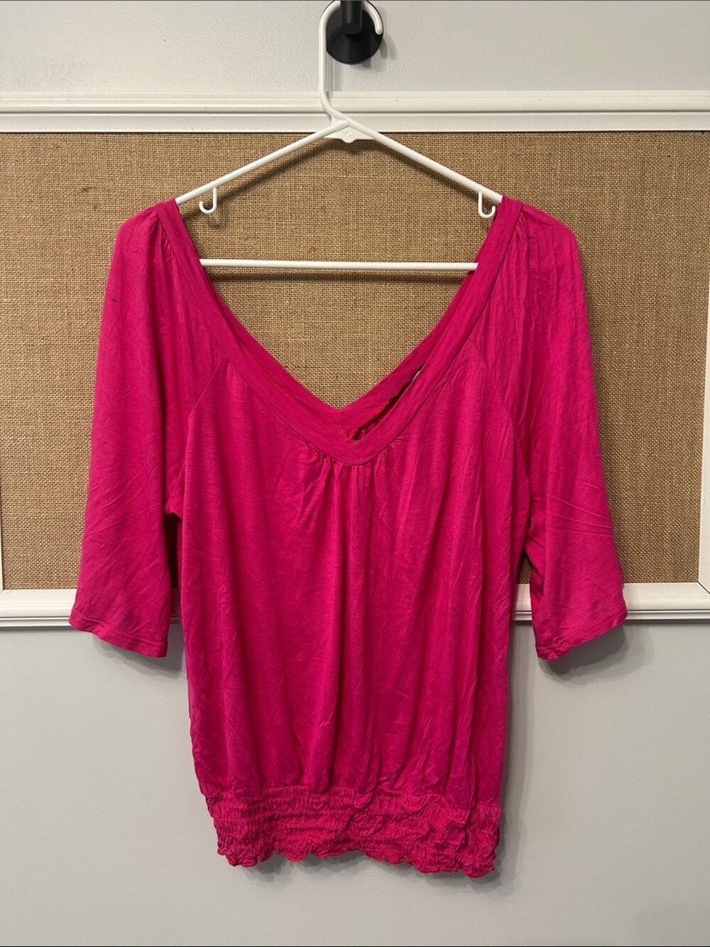 579 Women's Bright Fuchsia V-Neck Smocked Hem Blouse
